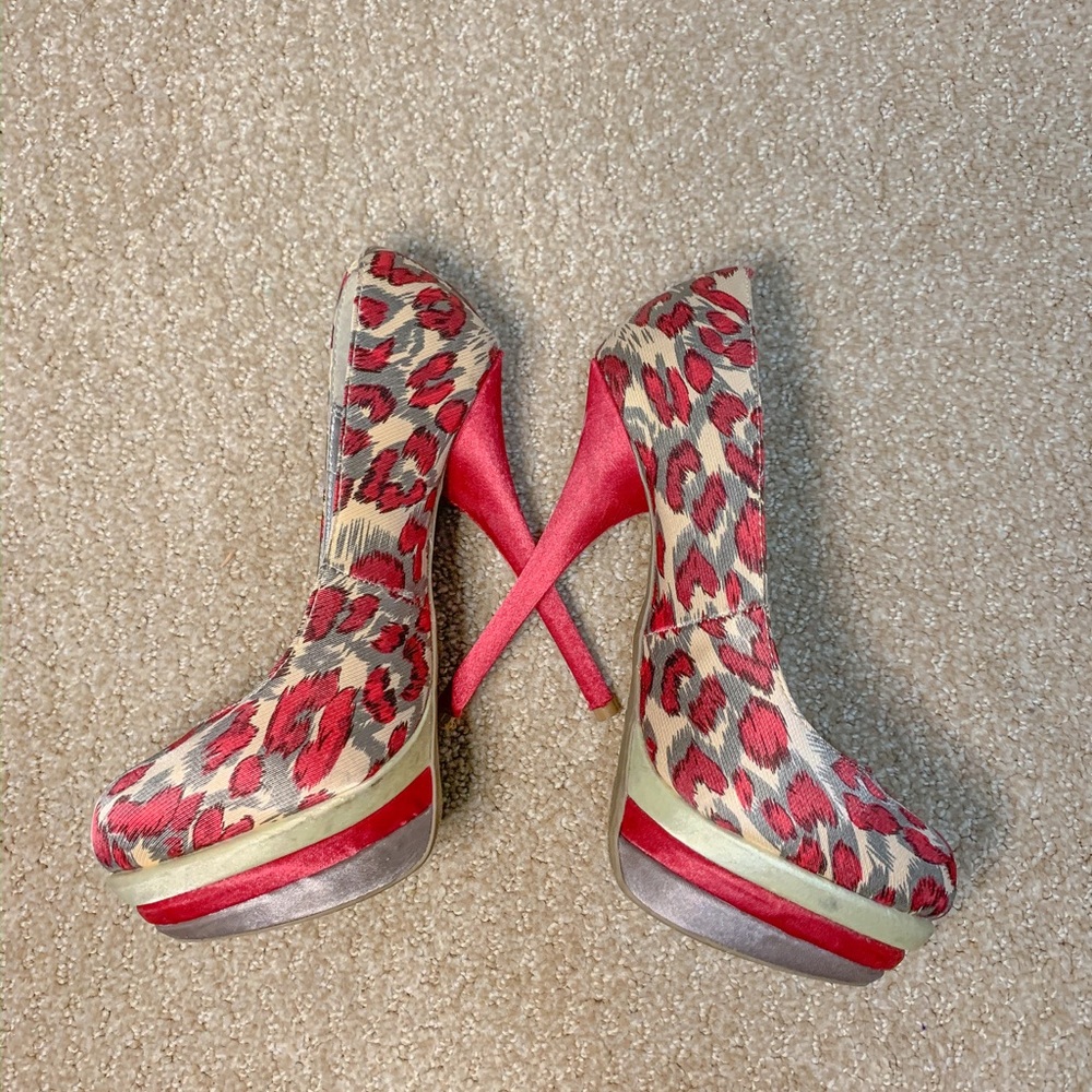 JustFab Rilletta Shoes size 5 1/2